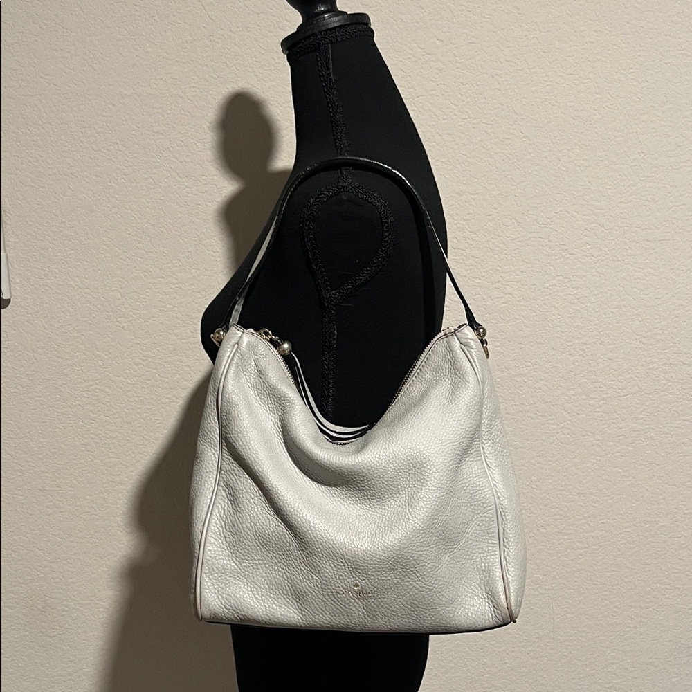 Kate Spade Pebbled Leather Hobo Bag – Light Gray